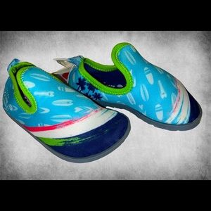 Sun Smart Kids Hi-Top Water Shoes. Toddler size S.(5-6) & M.(7-8)